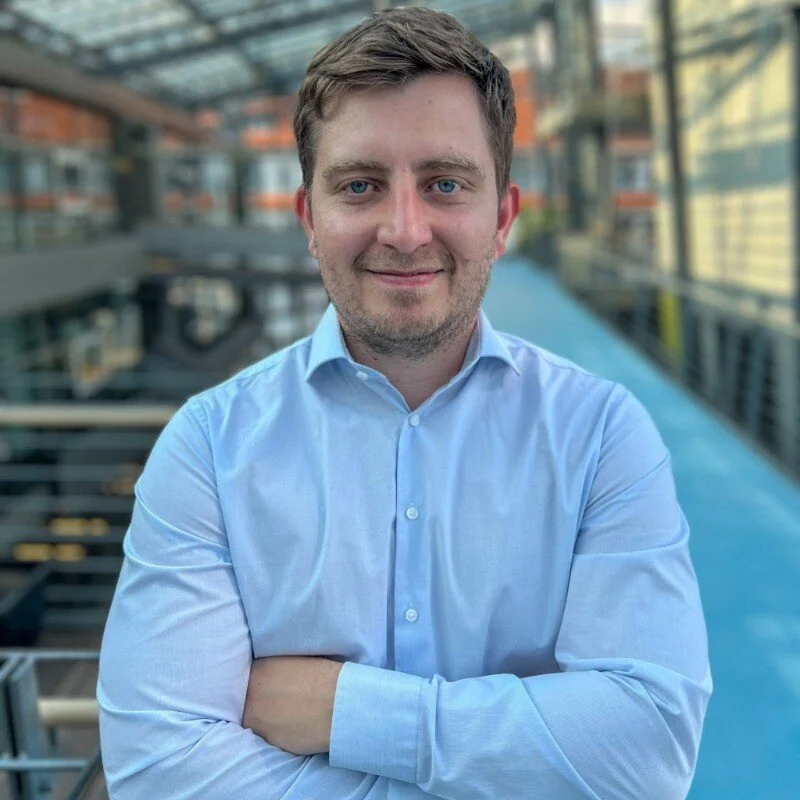 Vitalij Bojatschkin – Cloud Engineer mit 7+ Jahren Enterprise-Erfahrung, heute Fokus auf LLM-Integration